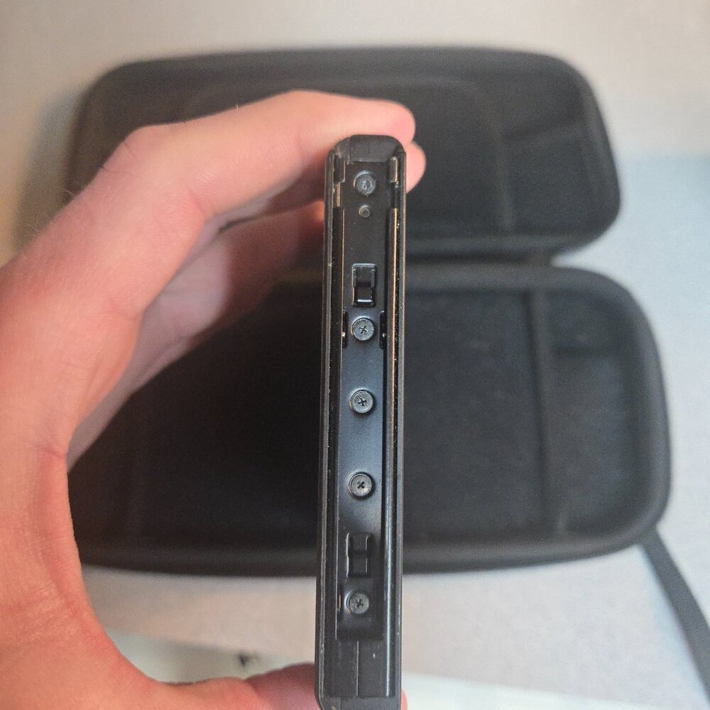 Nintendo Switch - Picture 6 of 16